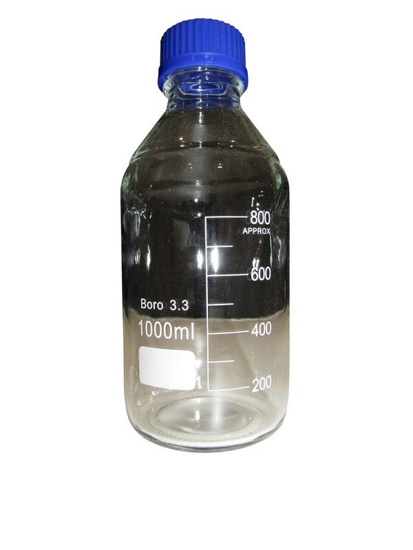 BOTTLE REAGENT GLASS GRADUATED WITH BLUE SCREW CAP  1000ml